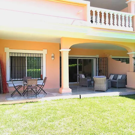 Entre Marbella Y * エステポナ