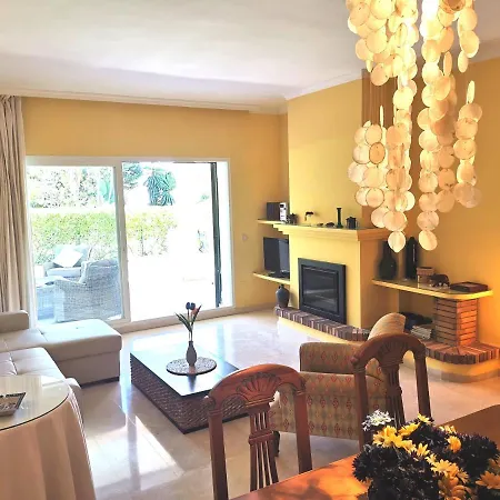 Entre Marbella Y Apartman Estepona