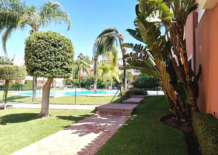 Entre Marbella Y * 埃斯特波纳